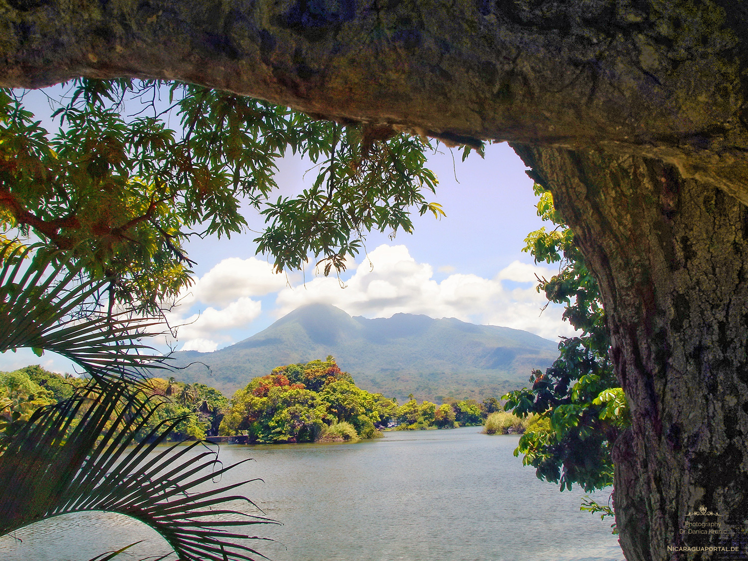 Nicaragua: GRANADA: Nicaragua See, El Lago de Nicaragua, Cocibolca, Las Isletas, Mombacho