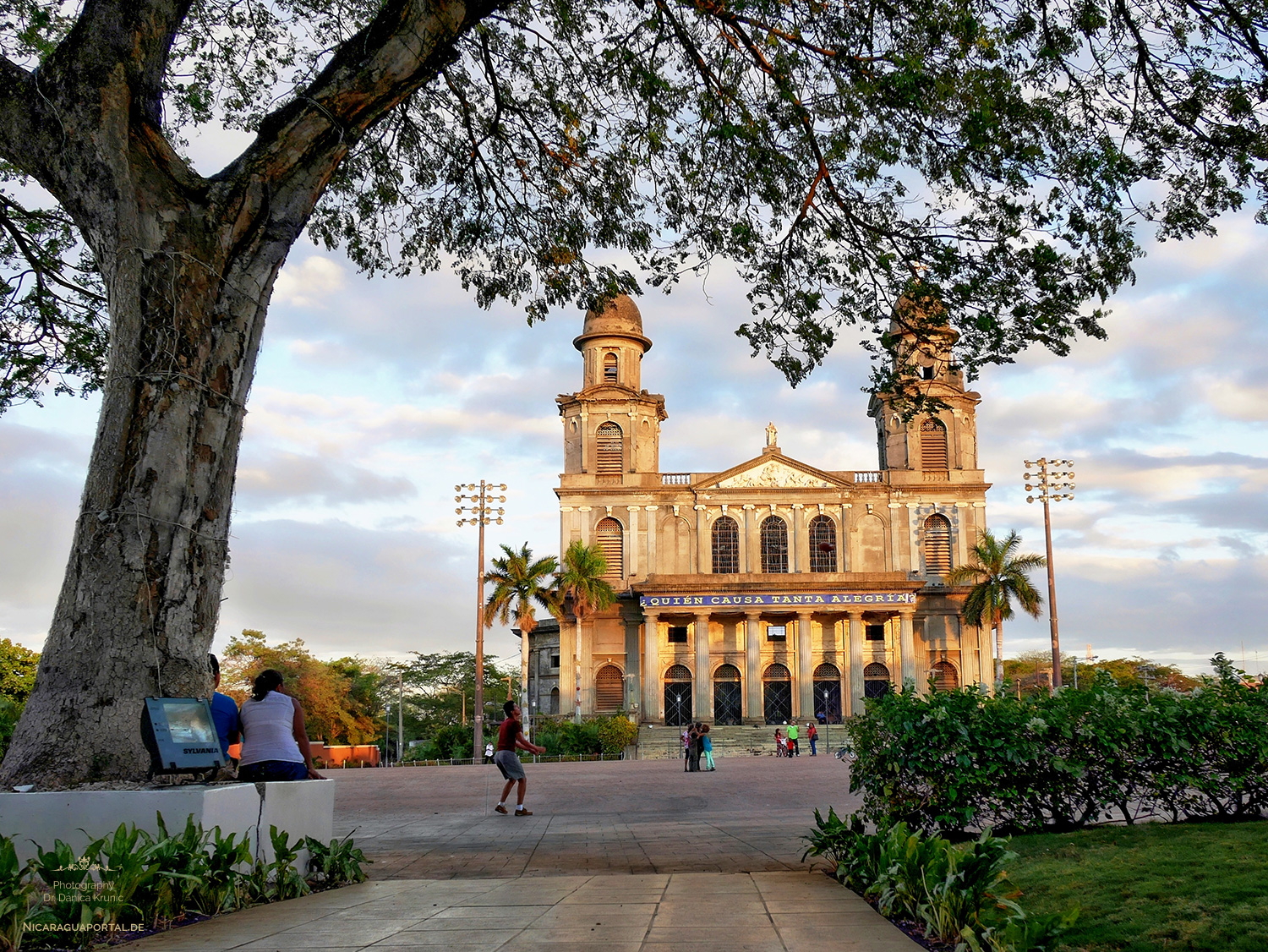 Nicaragua: MANAGUA: Die Kathedrale Santiago de Managua auf der Plaza de la Revolution